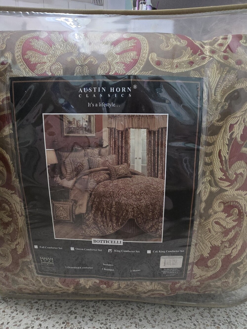 Austin Horn Botticelli Jacquard Comforter Set in Red and Gold